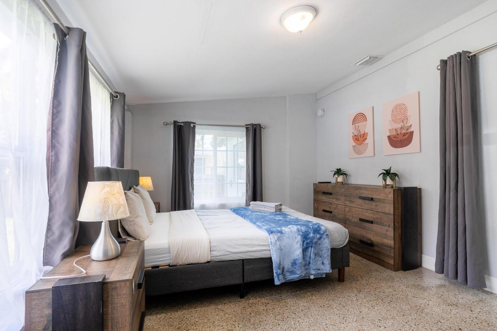 Hollywood Peaceful Hostel מראה חיצוני תמונה